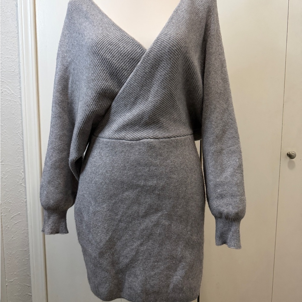 AKIRA Gray Backless Knit Dress size L - Picture 3 of 10